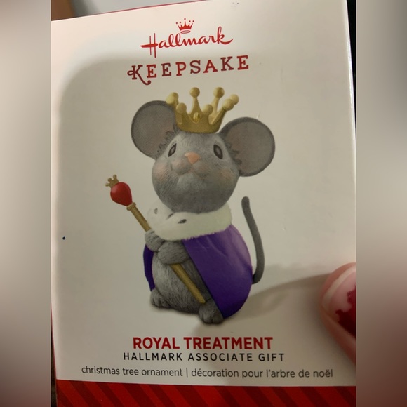 4 for $20 Royal Treatment Hallmark Associate Gift King Mouse Keepsake Ornament - Picture 10 of 13